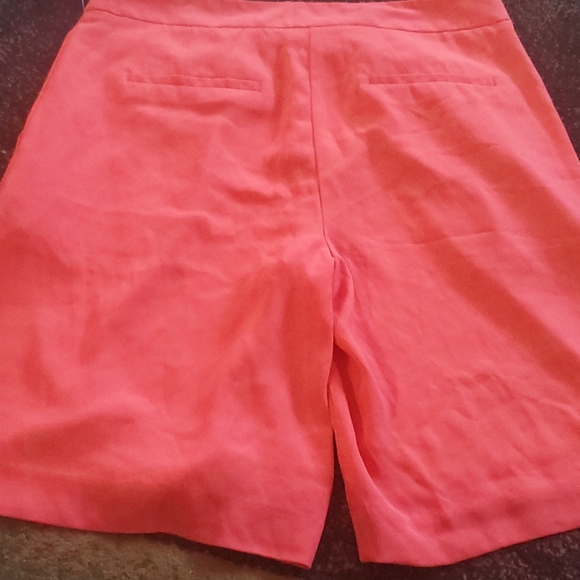 Shorts - Picture 2 of 3